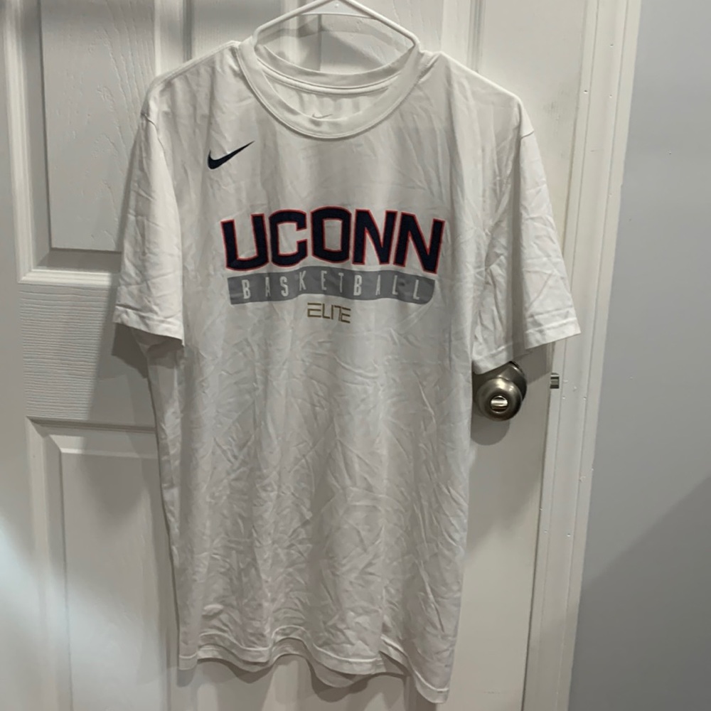 Large Nike Dri-Fit t shirt. Never worn, great condition. Great for working out!